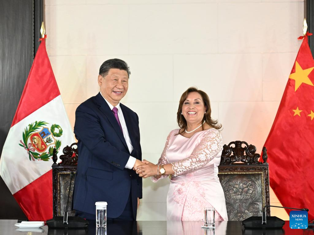 Xi diz que Porto de Chancay consolidará a posição do Peru como porta de entrada que conecta terra e mar, Ásia e América Latina