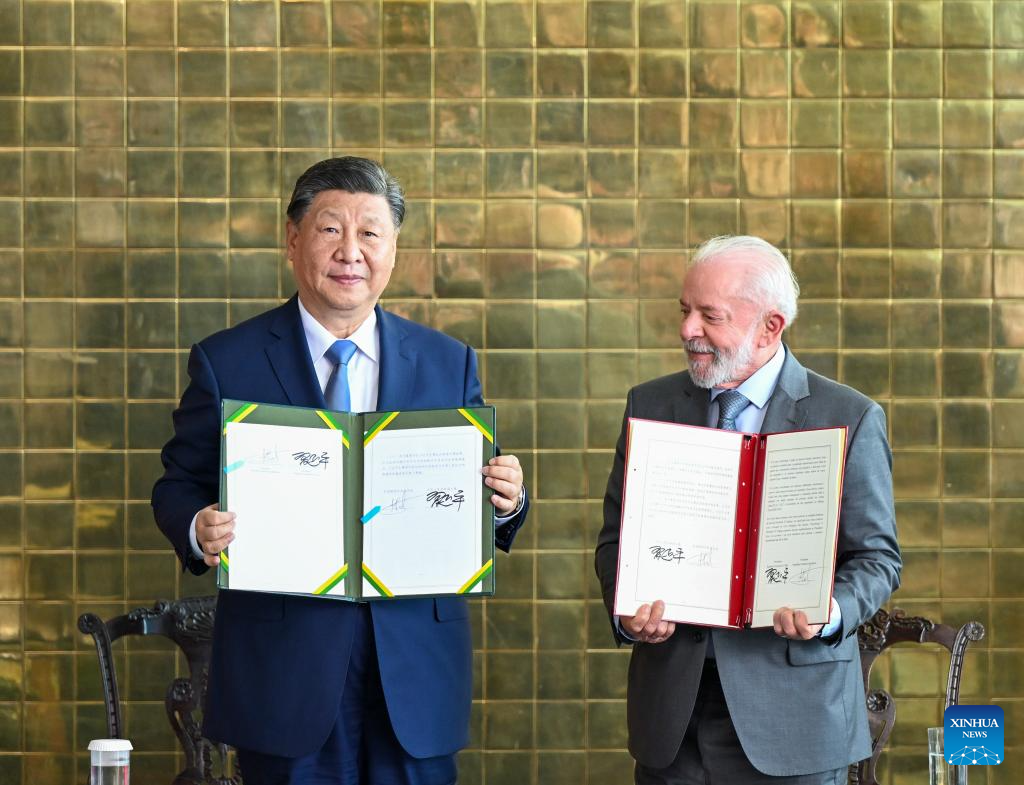 Xi pede início dos próximos “50 anos dourados” das relações China-Brasil