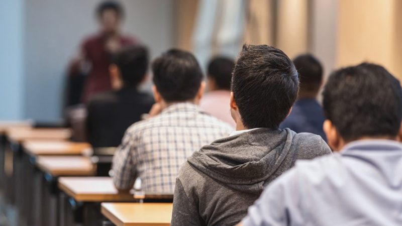 Investimentos em educação diminuíram em média 0,4 ponto percentual no mundo, alerta UNESCO