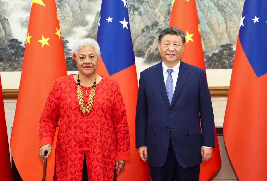 Xi reúne-se com o primeiro-ministro de Samoa, dizendo que a China prioriza o empoderamento dos países insulares do Pacífico para abordar as mudanças climáticas