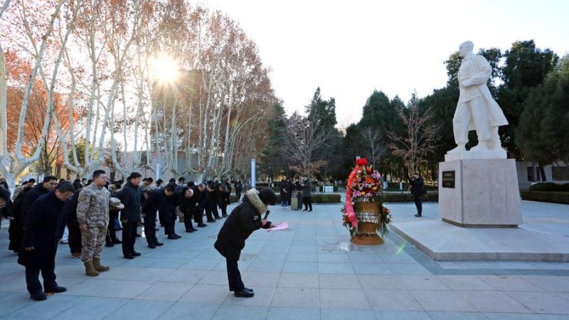 Aniversário da morte do empréstimo canadense Norman Bethune comemorado na China