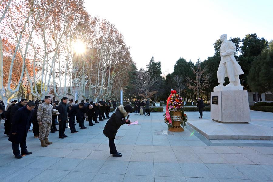 Aniversário da morte do empréstimo canadense Norman Bethune comemorado na China