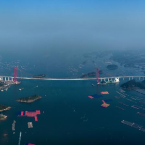 Ponte marítima mais longa de Guangxi, na China, está aberta ao trânsito