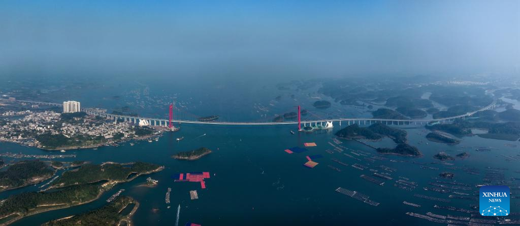 Ponte marítima mais longa de Guangxi, na China, está aberta ao trânsito