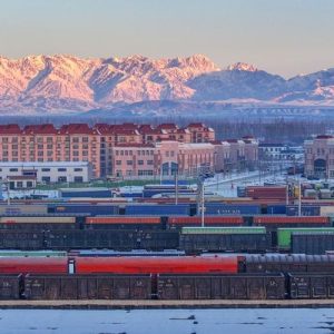 Porto de Horgos em Xinjiang testemunha número recorde de trens de carga China-Europa em 2024