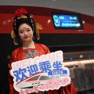 Duas rotas ferroviárias diretas de alta velocidade ligam cidades chinesas Shaanxi e Hubei a Hong Kon