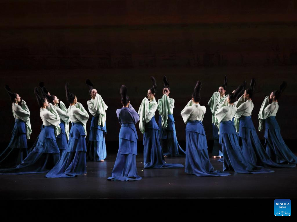 Público de Los Angeles se encanta com o melhor grupo de dança da China