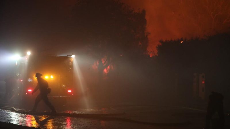 Incêndios florestais catastróficos devastam Los Angeles e causam perdas massivas