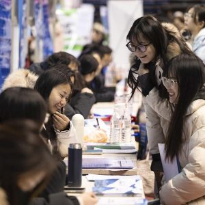 China cria 12,56 milhões de empregos urbanos em 2024 com situação de emprego estável