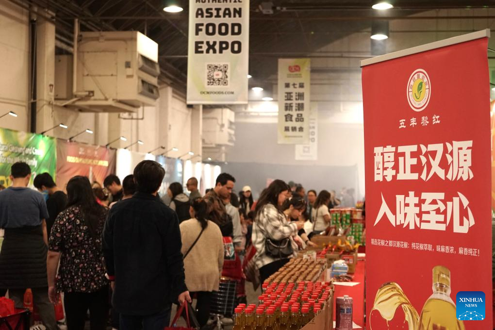 Iguarias chinesas cativam consumidores americanos na Exposição de Alimentos Asiáticos