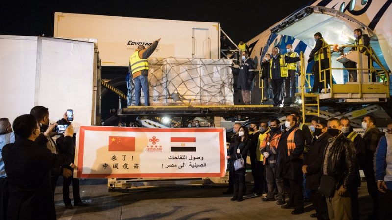 China doará 300 mil doses de vacinas contra COVID-19 para forças de paz da ONU