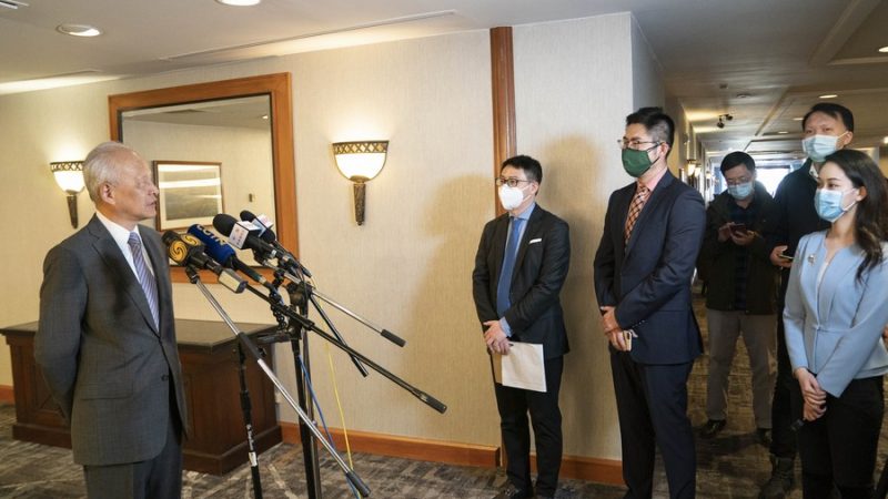 Tentativas de dividir o mundo em diferentes campos não resolverão desafios globais, diz embaixador chinês