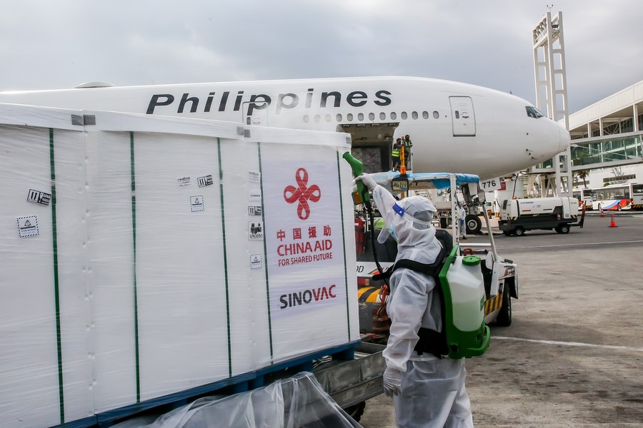 China presta ajuda com vacina para 80 países e 3 organizações internacionais