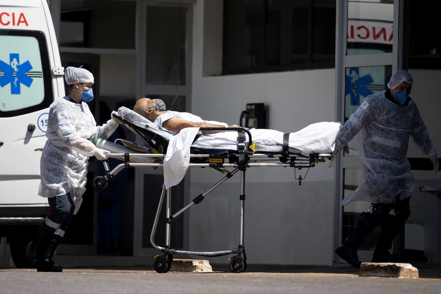 Brasil supera 330 mil mortes por COVID-19