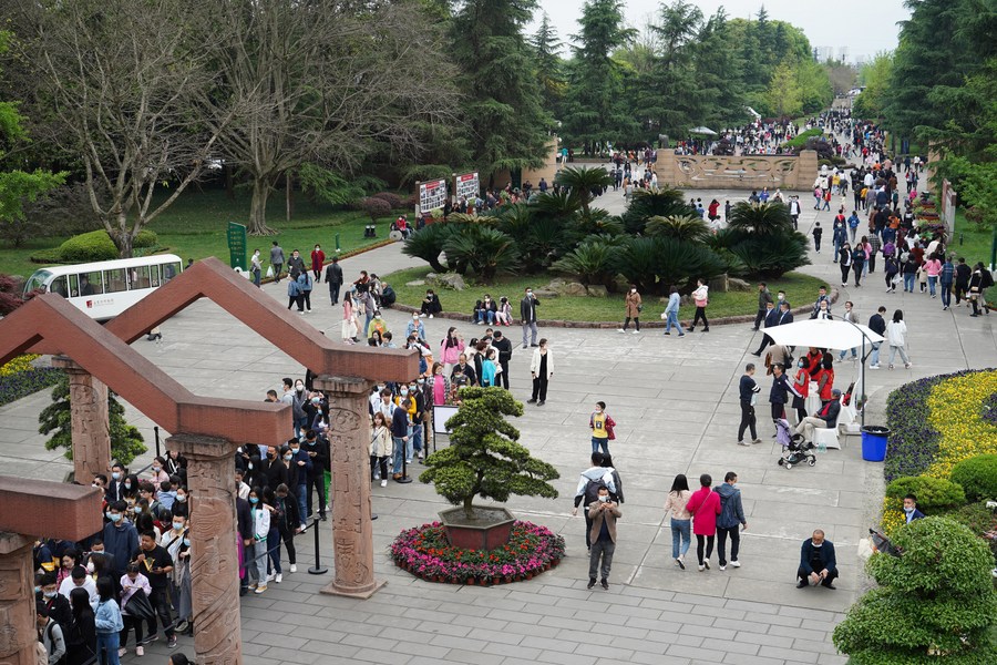 Mais de 144 milhões de viagens de passageiros são registradas no feriado do Dia de Finados chinês