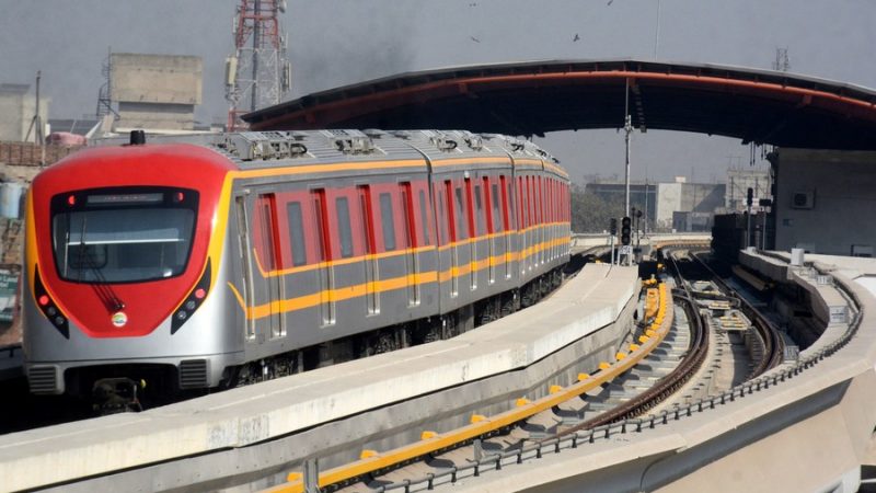 Premiês chinês e paquistanês prometem fortalecer laços bilaterais