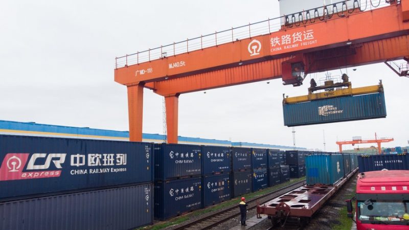 Serviço de trem de carga China-Europa registra mais de 40 mil viagens