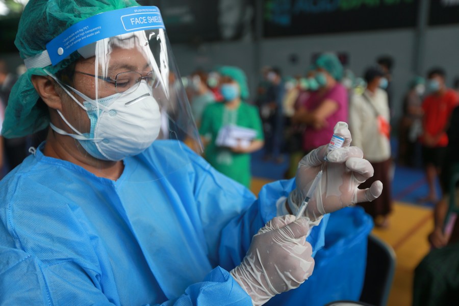 China doa segundo lote de suprimentos antipandêmicos para Mianmar