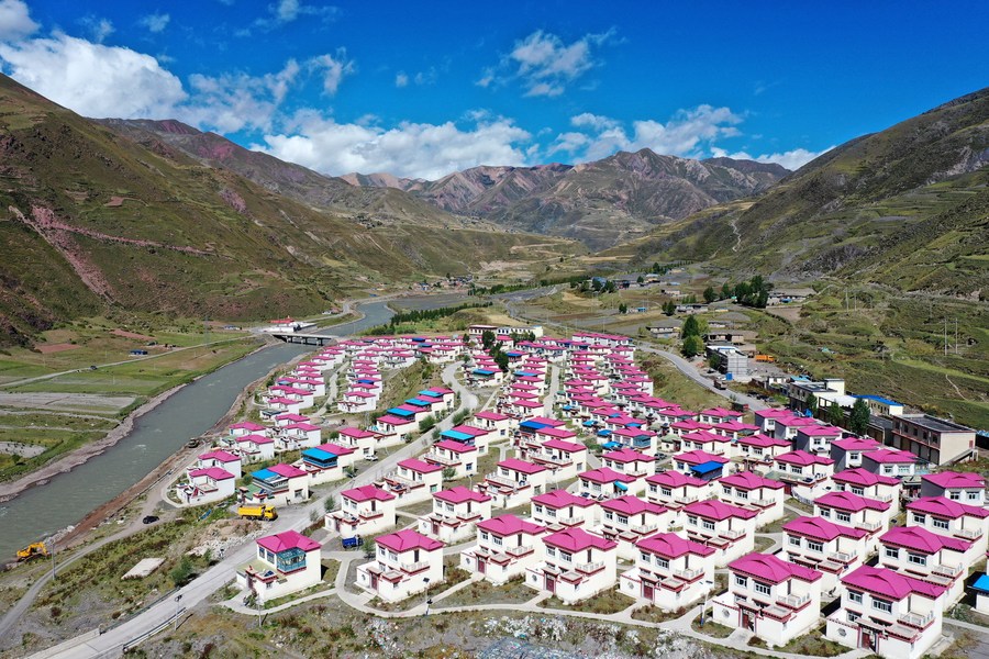 China contribui à paz e desenvolvimento mundiais ao alcançar prosperidade moderada