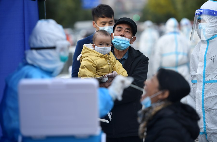 Parte continental da China relata 48 casos de COVID-19 transmitidos localmente