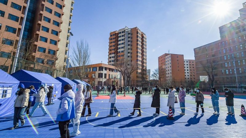 Número de novos casos locais de COVID-19 na parte continental da China continua caindo