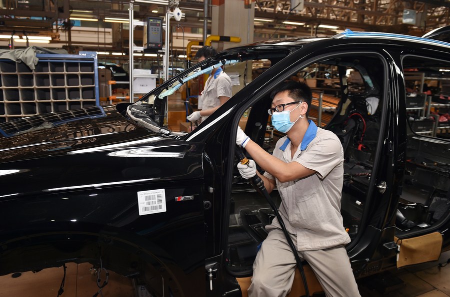 Exportações de veículos da China saltam 44,2% em outubro