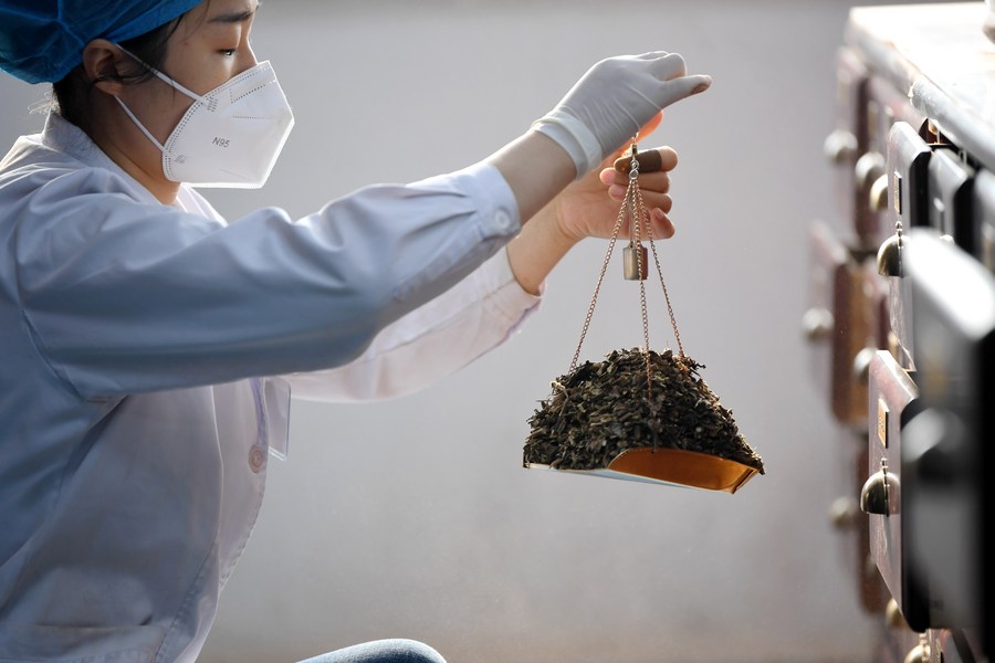 China planeja elevar papel da medicina tradicional chinesa no tratamento de doenças contagiosas