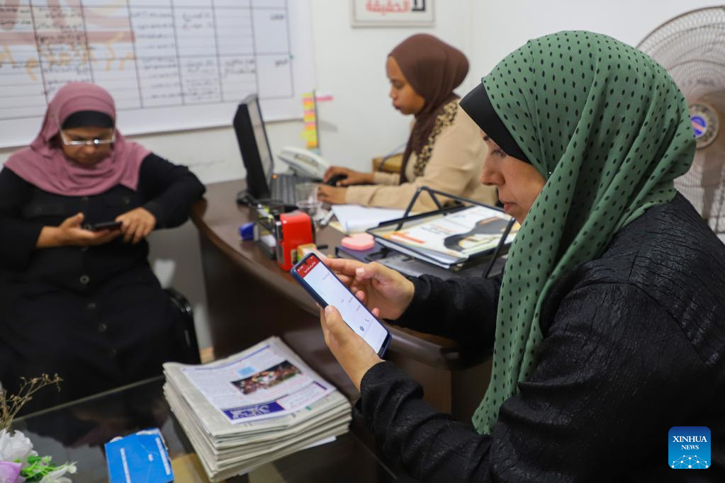 Mulheres de Gaza recorrem a aplicativo de ajuda para combater violência doméstica