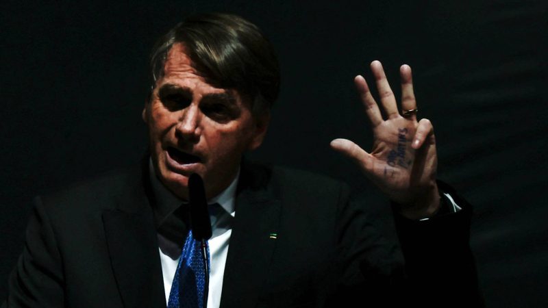 Supremo Tribunal Federal do Brasil determina que ex-presidente Bolsonaro inicie cumprimento de pena