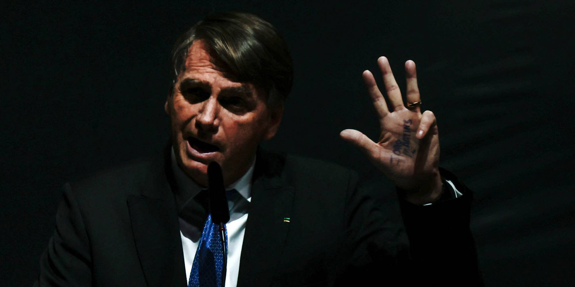 Supremo Tribunal Federal do Brasil determina que ex-presidente Bolsonaro inicie cumprimento de pena