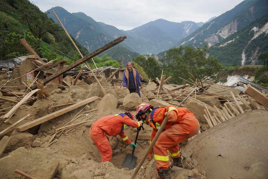 Sobe para 86 o número de mortos em terremoto de magnitude 6,8 na China