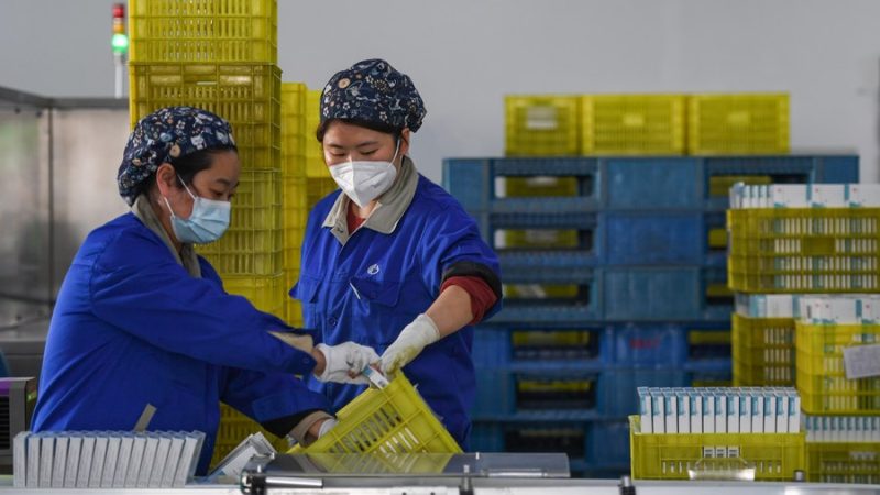 China produz diariamente 60 milhões de kits de teste de antígeno para COVID-19