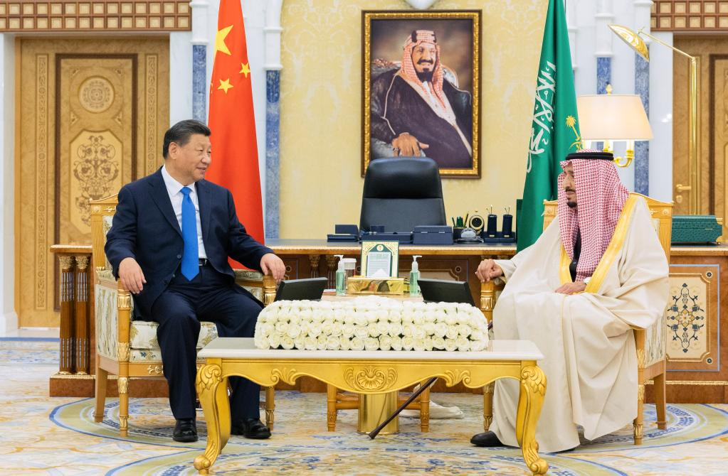 Xi reúne-se com rei Salman bin Abdulaziz Al Saud da Arábia Saudita