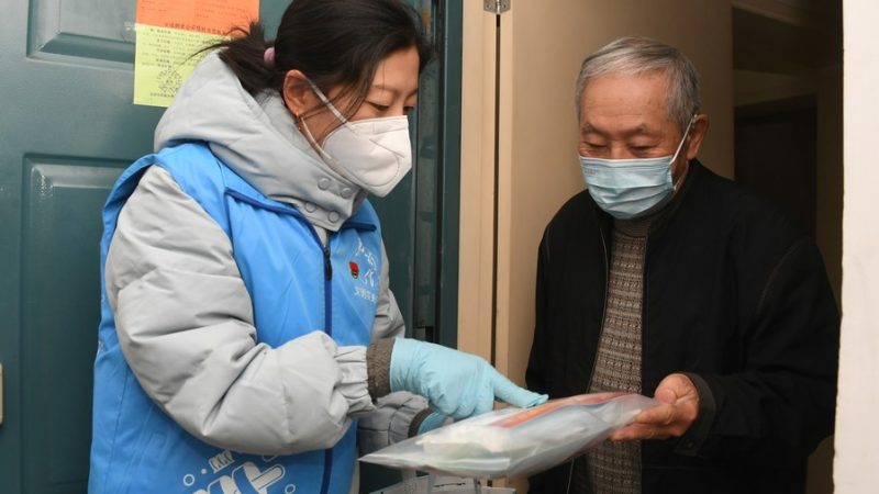 Produção de suprimentos médicos anti-COVID-19 da China está a todo vapor