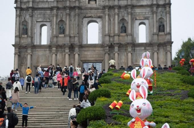  Número de chegadas de visitantes a Macau triplicam durante Festa da Primavera