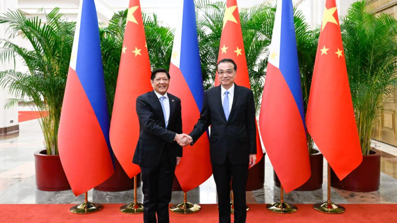 Primeiro-ministro chinês se reúne com presidente filipino em Beijing
