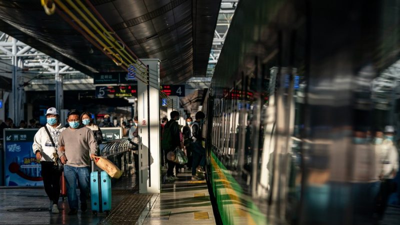Ferrovia China-Laos transporta mais de 10 milhões de passageiros