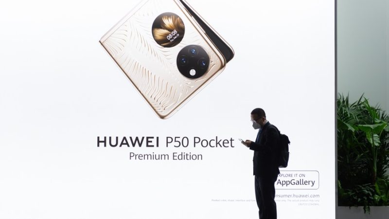 Vendas de celulares dobráveis na China saltam 144,4% em 2022