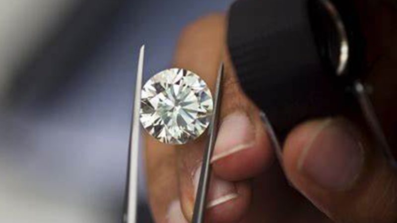 Angola pretende criar incentivos fiscais para investidores em lapidação de diamantes