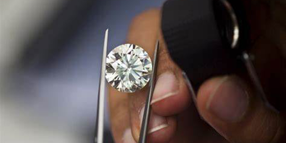 Angola pretende criar incentivos fiscais para investidores em lapidação de diamantes