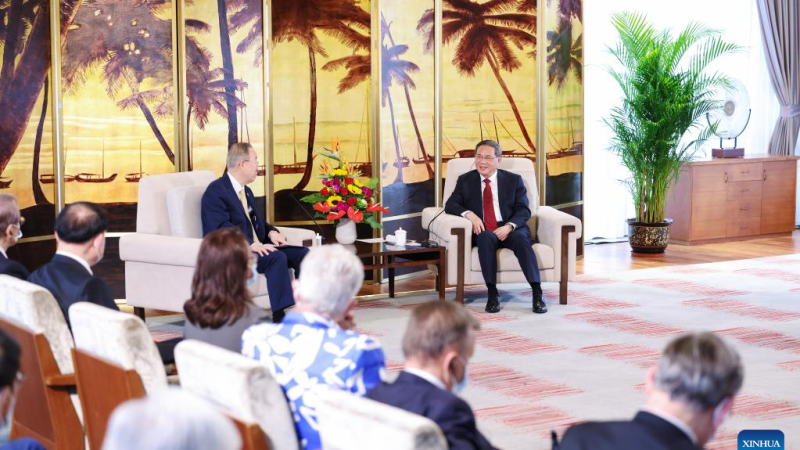 Premiê chinês reúne-se com membros do conselho de administração do FBA