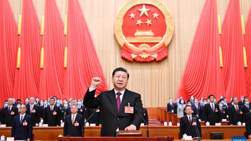 Xi jura lealdade à Constituição
