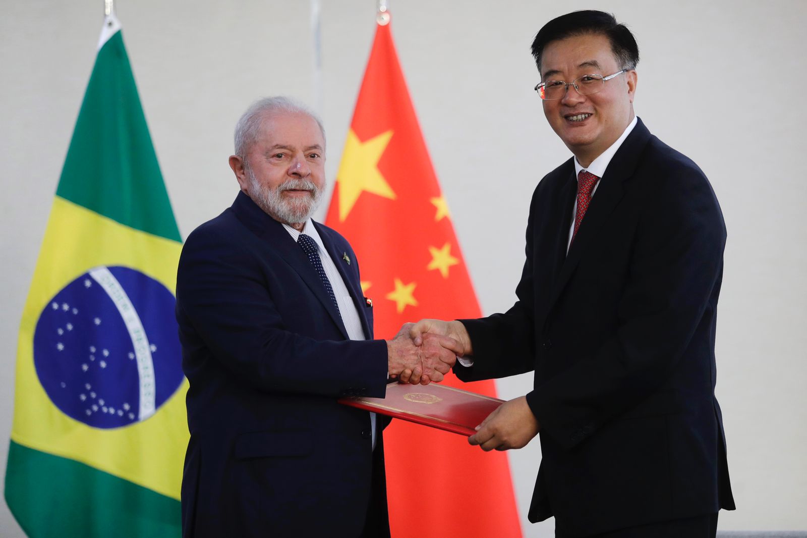 Recém-nomeado embaixador da China no Brasil, Zhu Qingqiao realiza recepção