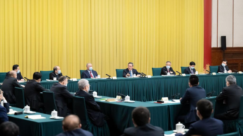 Líderes chineses participam de discussões com conselheiros políticos