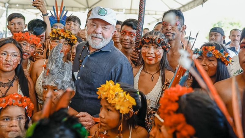 Presidente do Brasil promete acelerar demarcação de terras indígenas