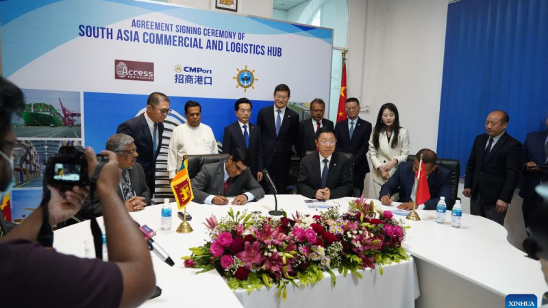 Sri Lanka e China assinam acordo para construir um centro comercial e logístico no sul da Ásia