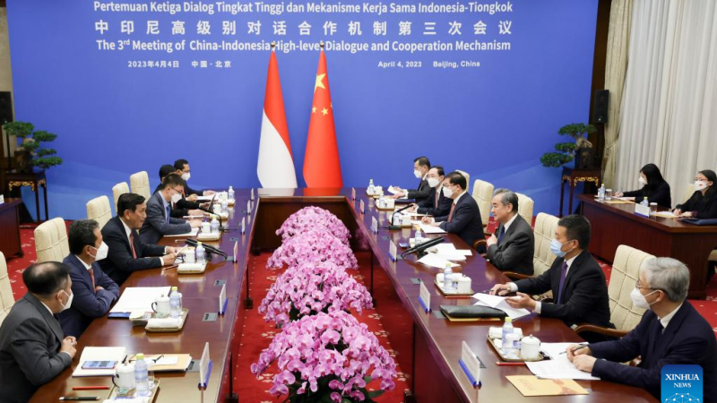 Diplomata sênior chinês copreside reunião de diálogo e cooperação de alto nível