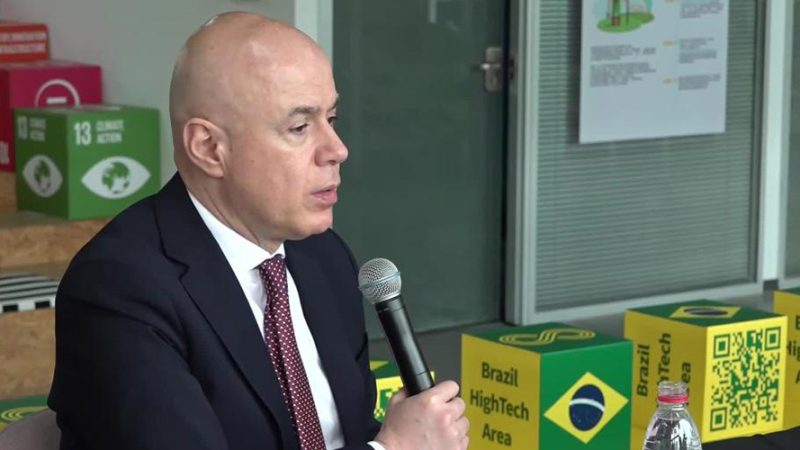 Comércio em moedas próprias facilita transação e diminui custo, diz diplomata brasileiro