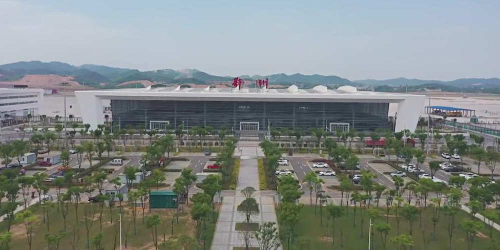 Primeiro aeroporto focado em carga da China lança primeira rota internacional