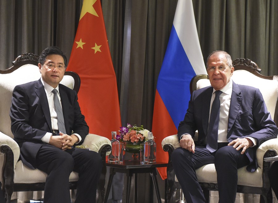  China e Rússia prometem promover laços e cooperação no âmbito da OCS